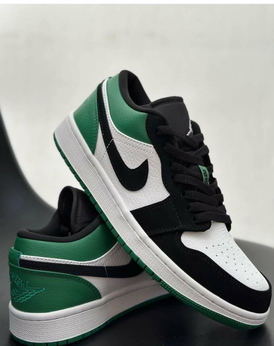 Baskets Air en cuir noir et vert