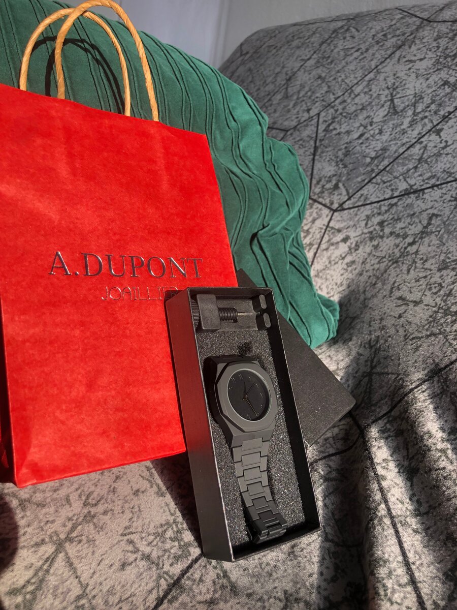 Montre Minimaliste en Acier Noir