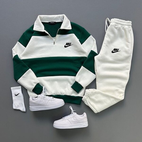 Ensemble sportif Nike