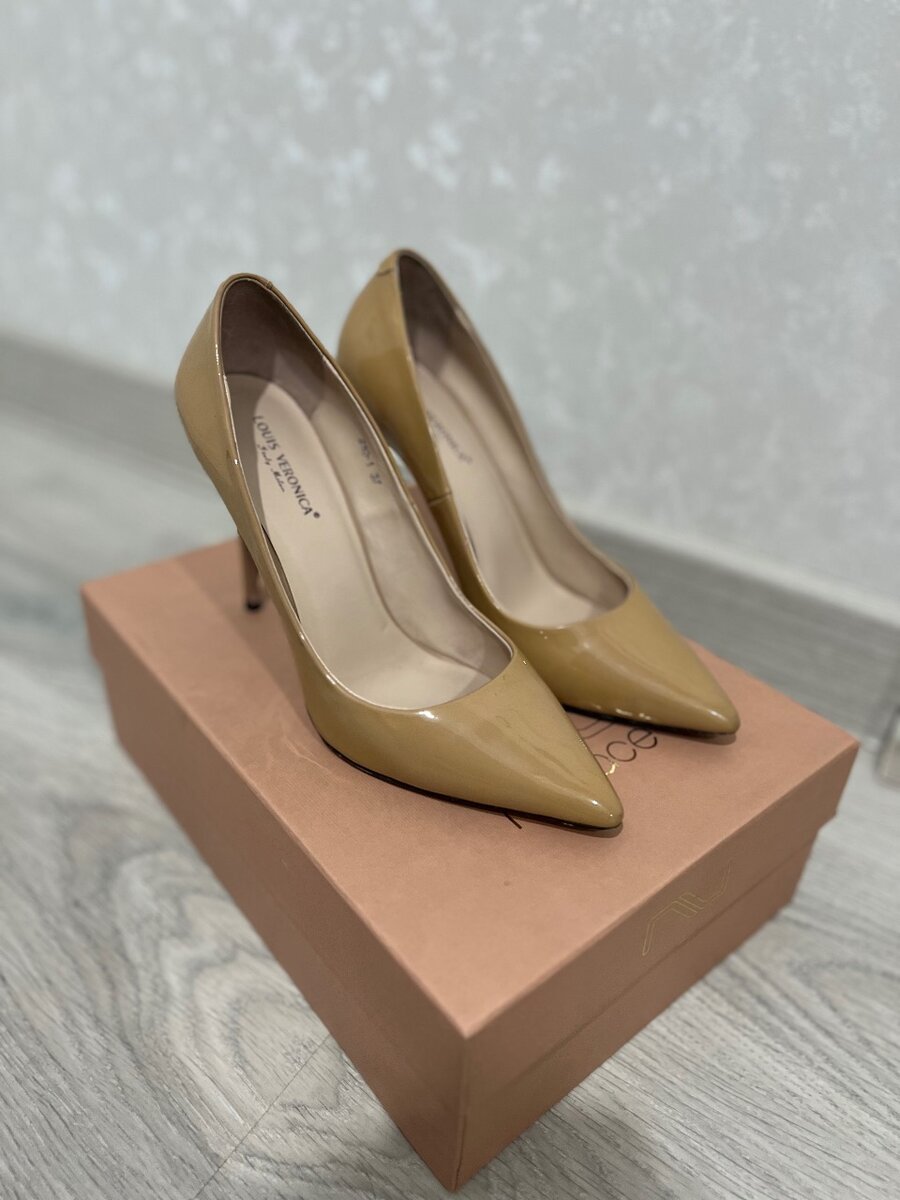 Продаю лаковые туфли