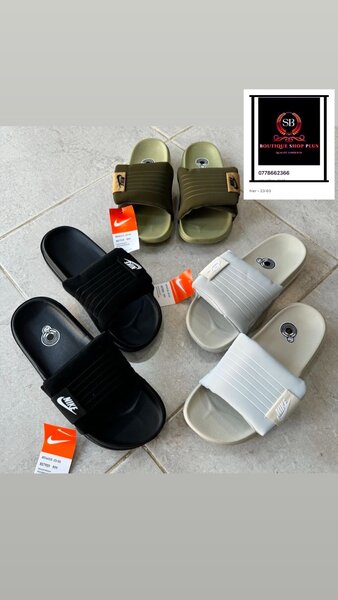 Sandales nike tauthentique avec sa boîte