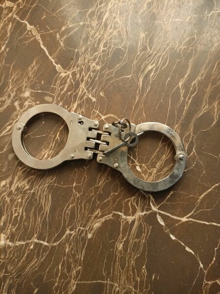 Menottes en acier inoxydable