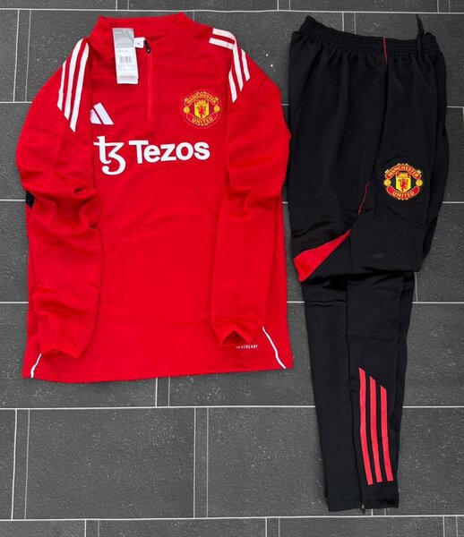 Ensemble survêtement Manchester United rouge et noir