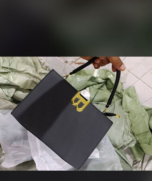 Sac à main élégant avec logo