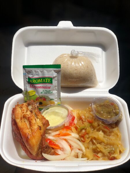 Plat d´attiéké poulet grillé