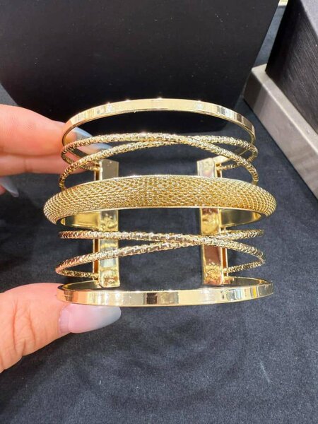 Bracelet manchette doré chic