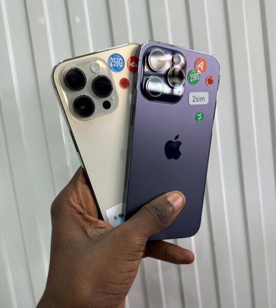 iPhone  14pro max et 14pro