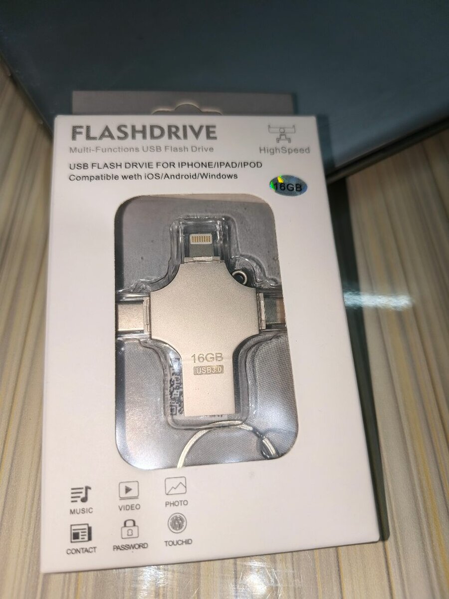 16 GB - Clé USB 3.0 (4 EN 1)
