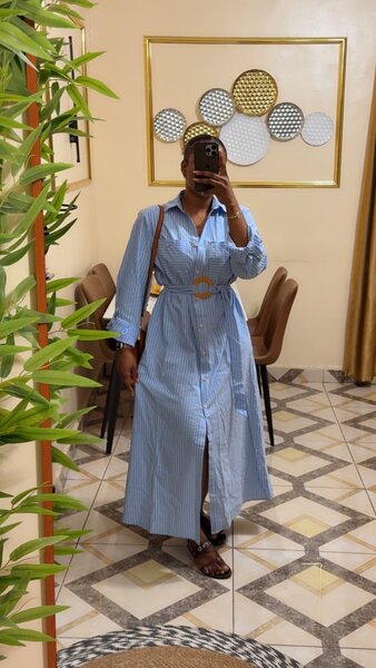 Robe chemise bleue élégante
