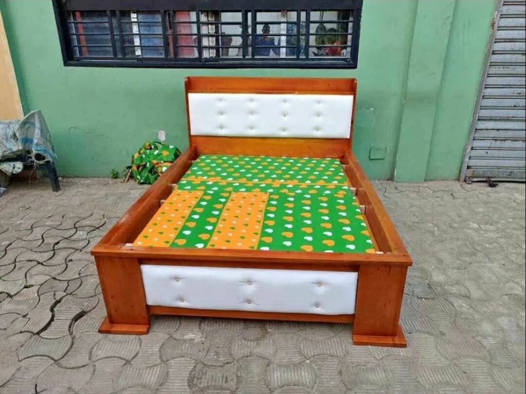 Lit en bois design moderne