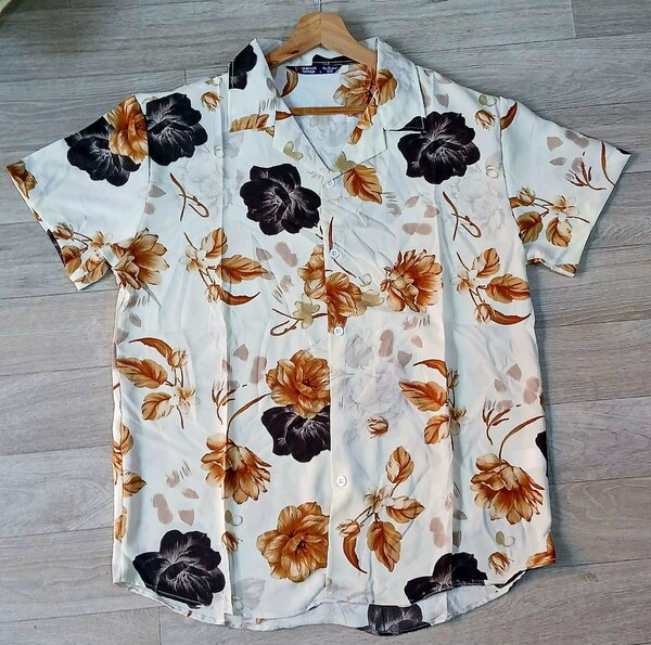 Chemise à fleurs tropicales