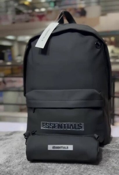 Sac à dos noir Essentials +tro