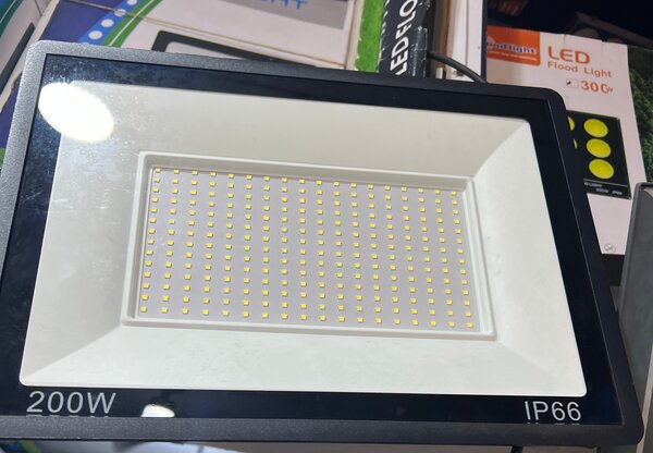 Projecteur LED extérieur 200W IP66