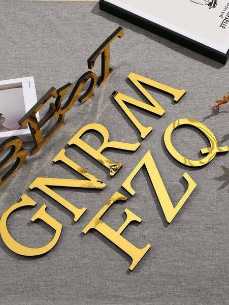 Lettres 3D murales dorées
