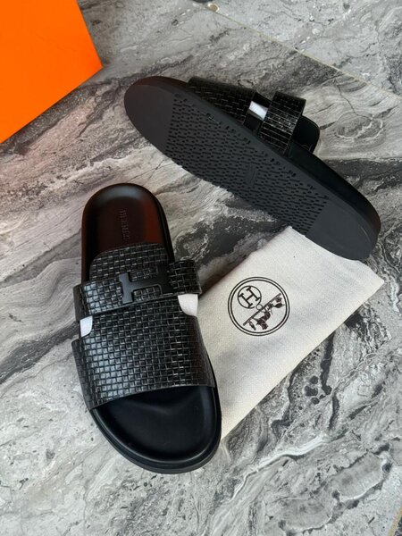 Sandales en cuir tressé