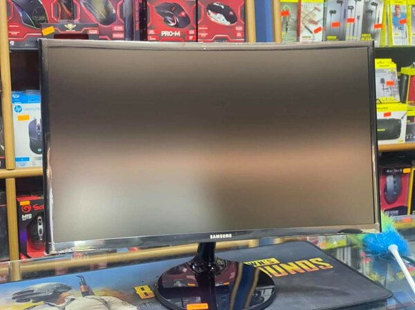 Écran incurvé Samsung 24 pouces