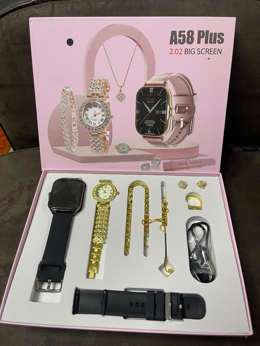 Ensemble bijoux et montre conn