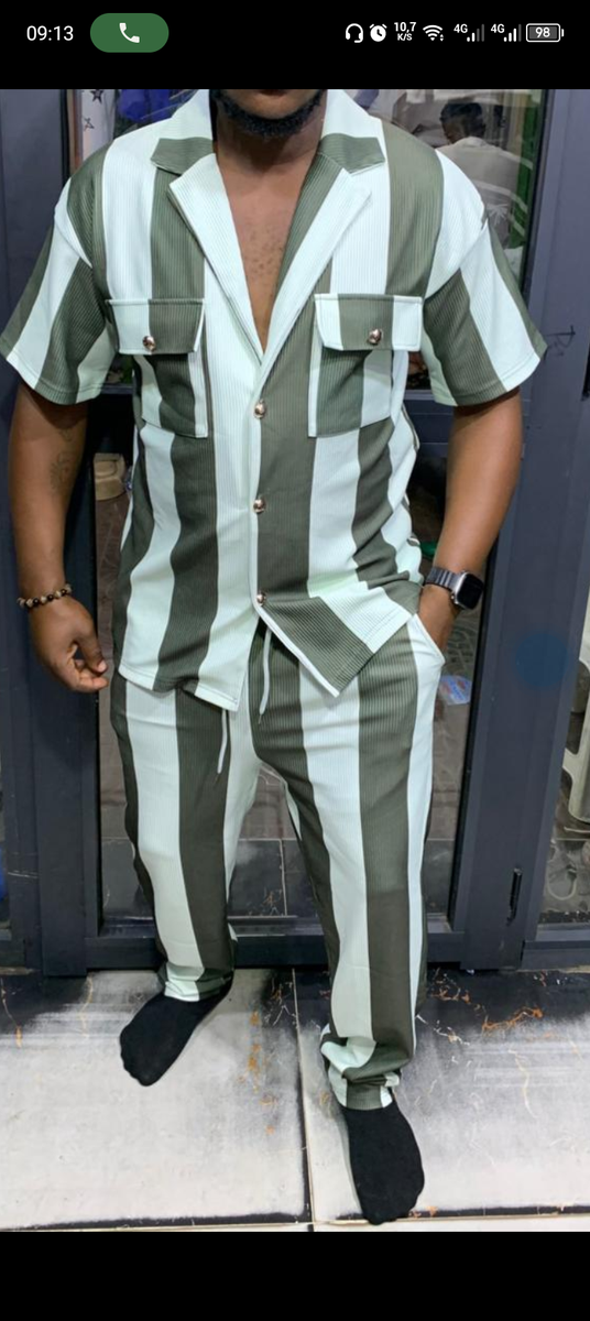 Tenue Homme Rayée Chic