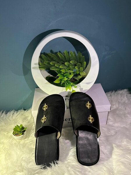 Chaussons élégants noirs