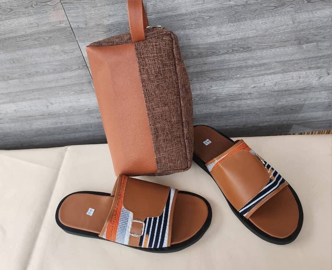 Ensemble de sandales et pochette