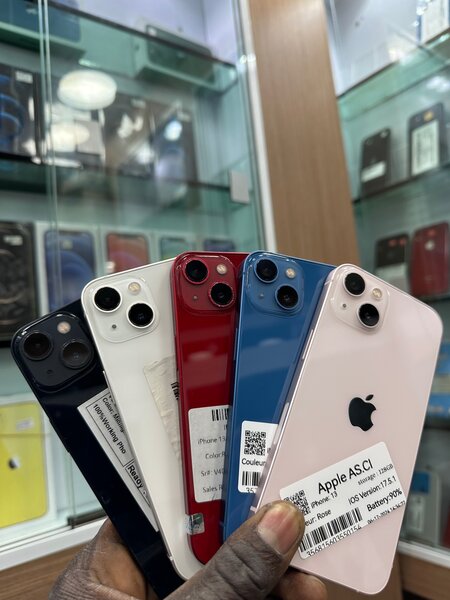 iPhone 13 simple 128go quasi neuf