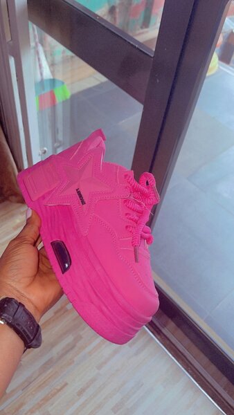 Star pinky sneakers