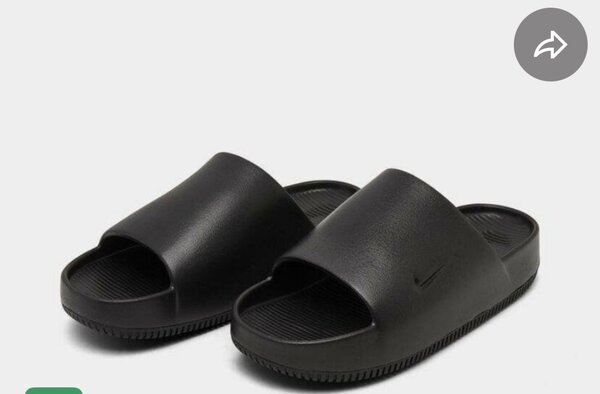 Claquettes confortables noires