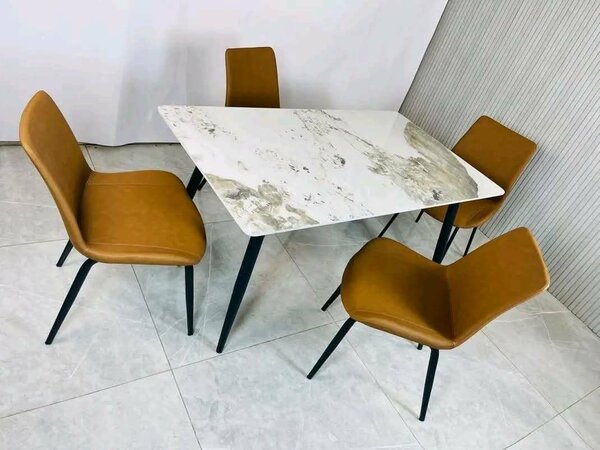 Ensemble Table et Chaises Moderne