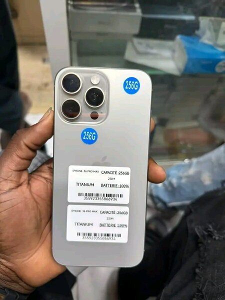 iPhone 16 Pro Max 256GB Titanium