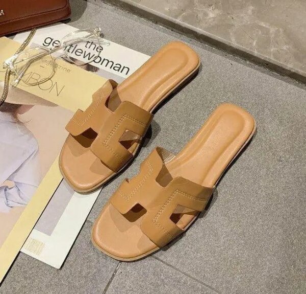 Sandales plates élégantes