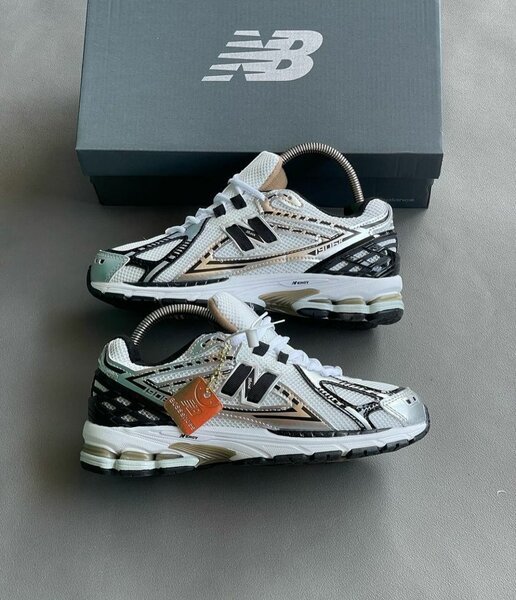 Chaussures New Balance 1906