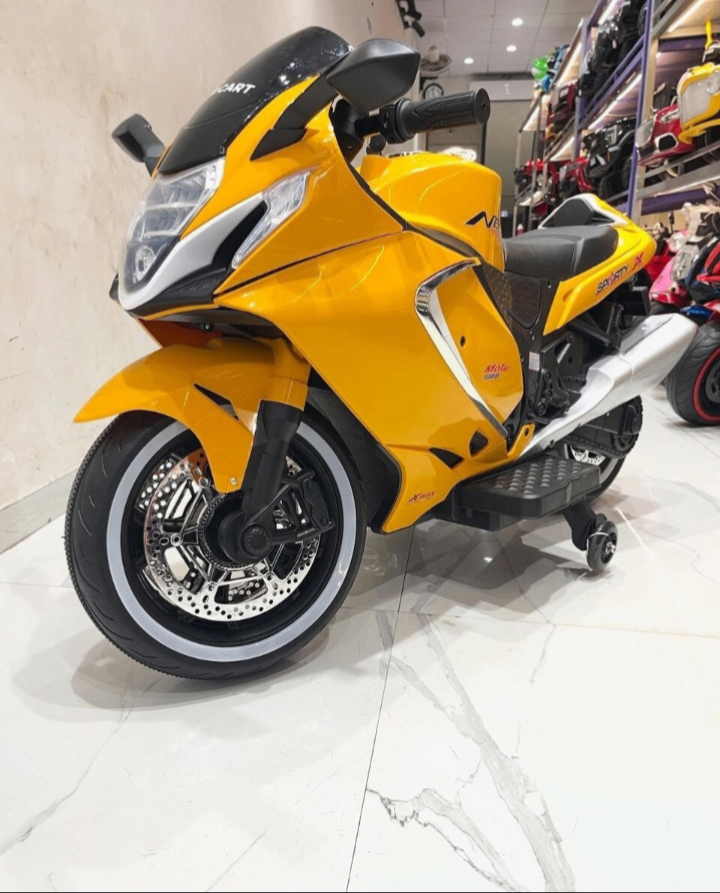 Moto électrique sportive jaune