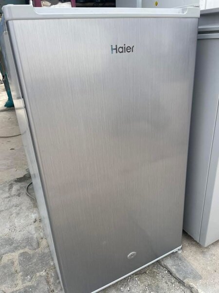 Mini réfrigérateur Haier argent