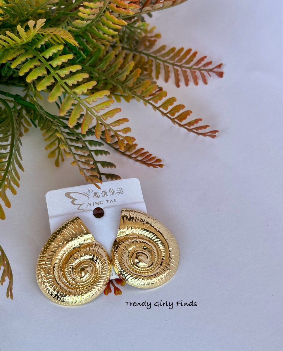 SHELLY Statement earrings