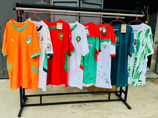 Maillots de football colorés