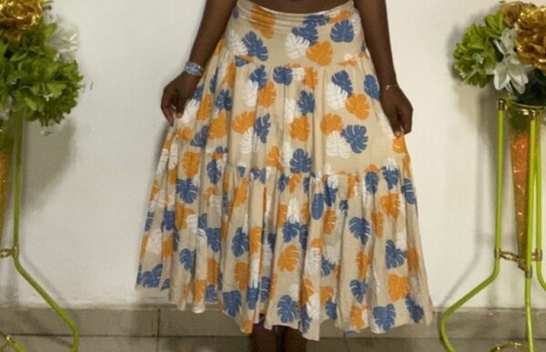 JUPE MIDI A IMPRIMÉ FEUILLES