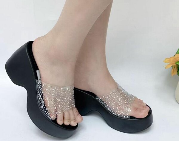 Mules à talons transparents élégants