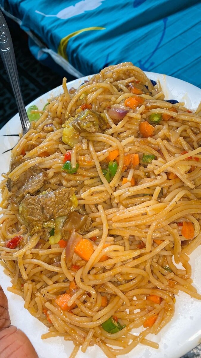 Délicieuses nouilles sautées