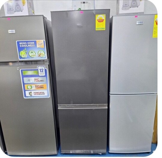 Fridge with bottom freezer