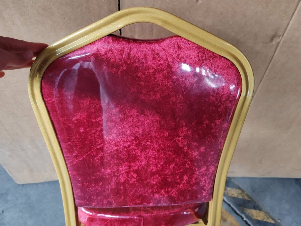Chaise de salle à manger rouge en cuir