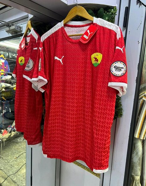 Maillot de football rouge Puma
