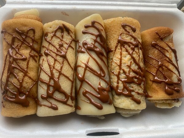 10 Crêpes roulées au chocolat