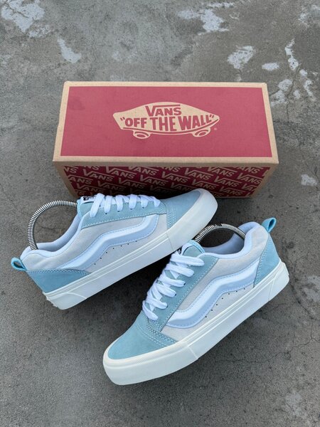 Vans  knu school
