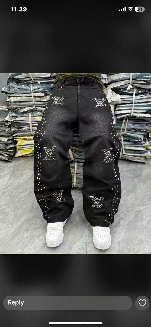 Jeans noirs brodés tendance