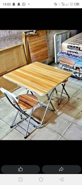 Table et chaise en bois