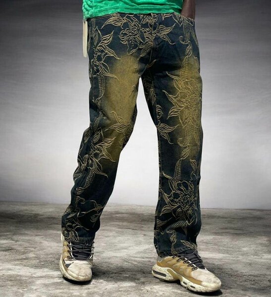 Jean brodé pour homme