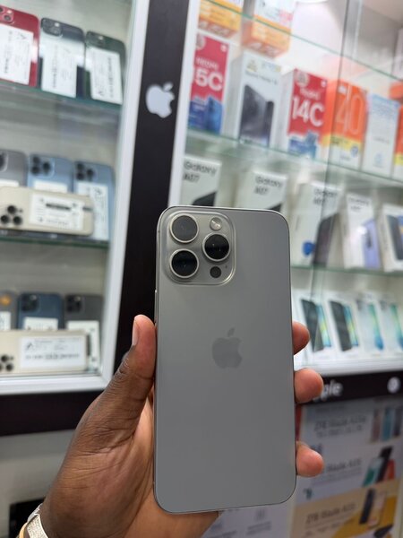 iPhone 15 pro Max 512go