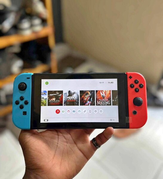 Console Nintendo Switch - Édition Standard