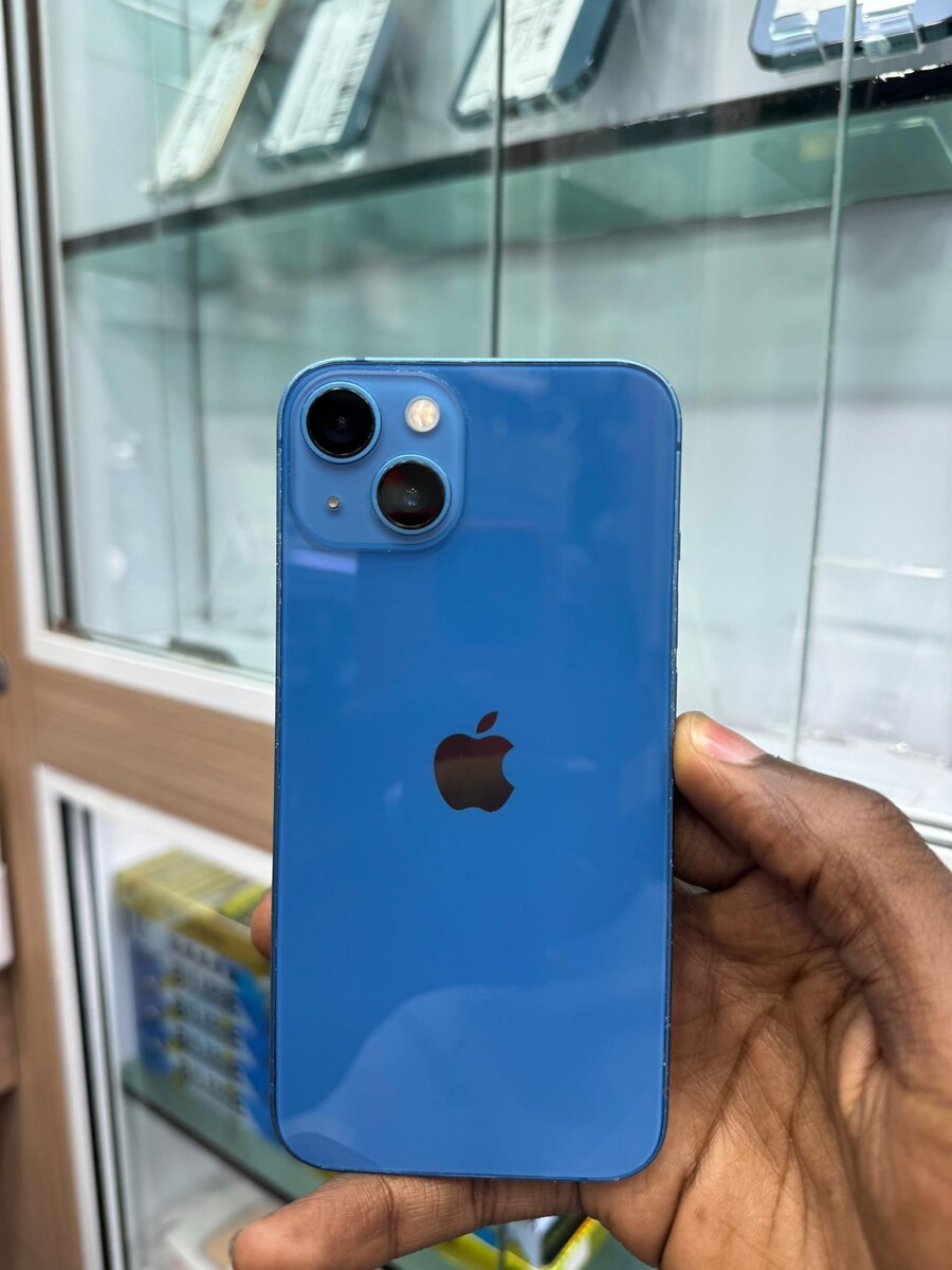 iPhone 13 Rouge et Bleu