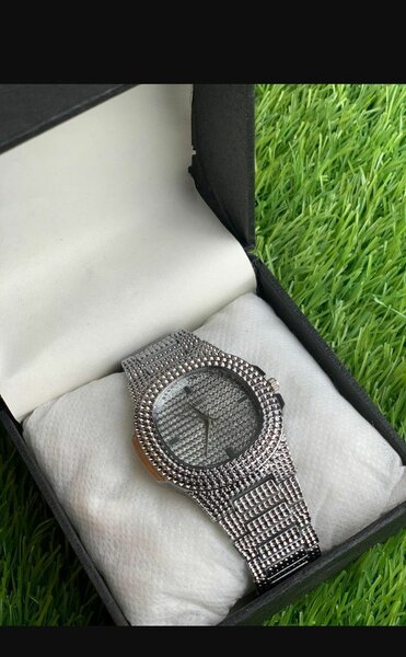 Men's women's analouge watch